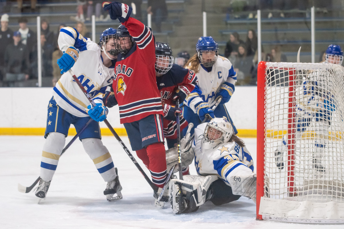 Orono girls vs Holy Angels Feb17-23 Earl Ebensteiner13